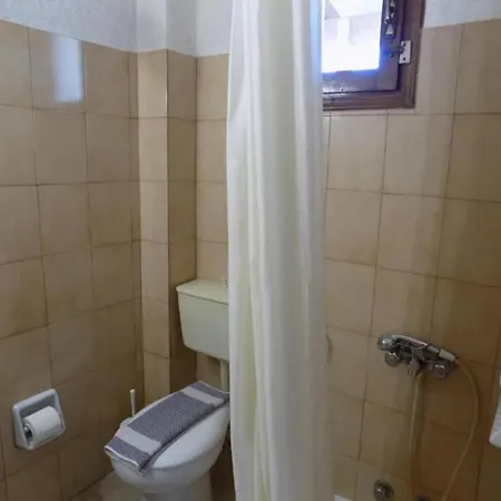 Afrodite 12 Spacious Apartment شقة *
